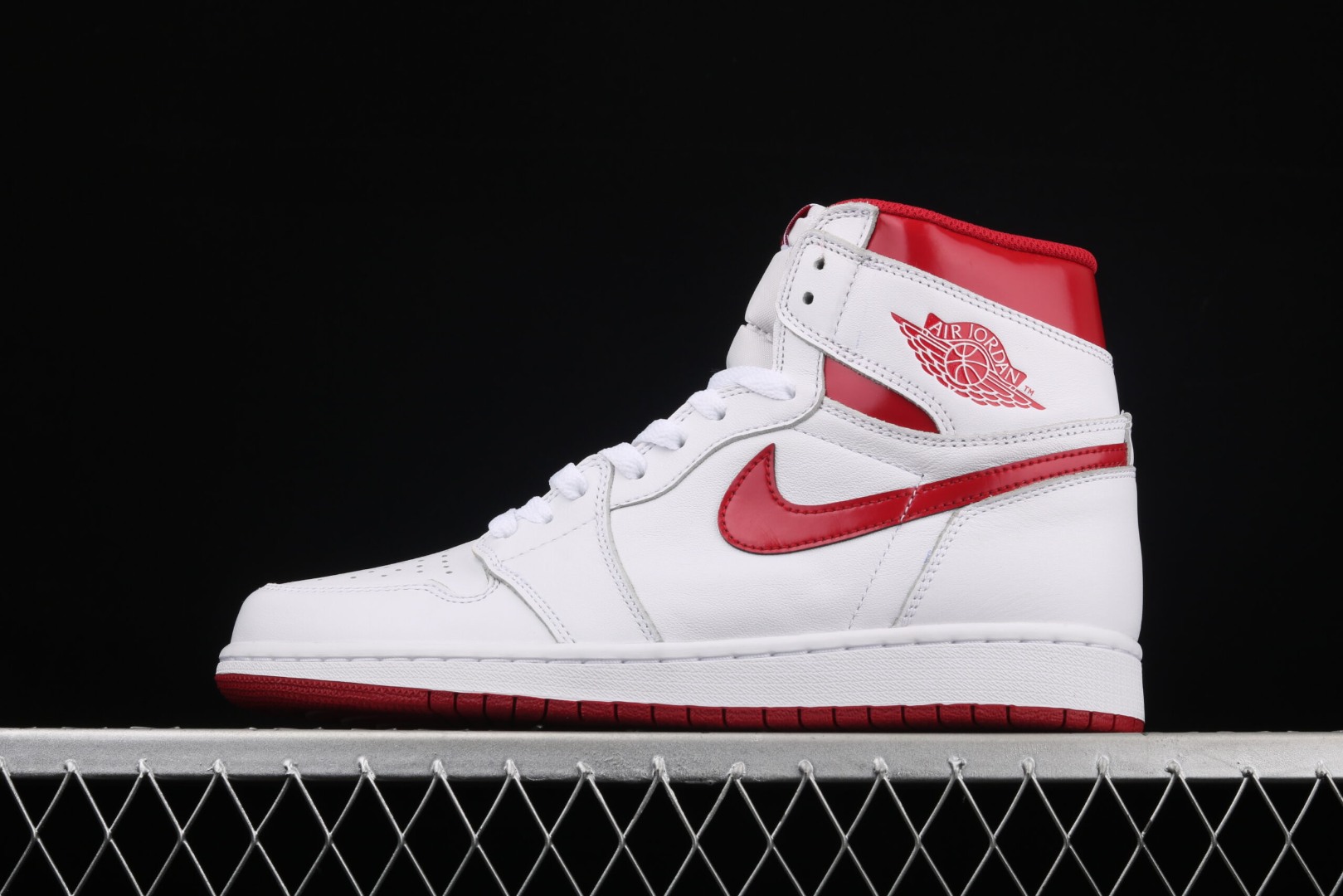 Air Jordan 1 Retro Metallic Red AJ1