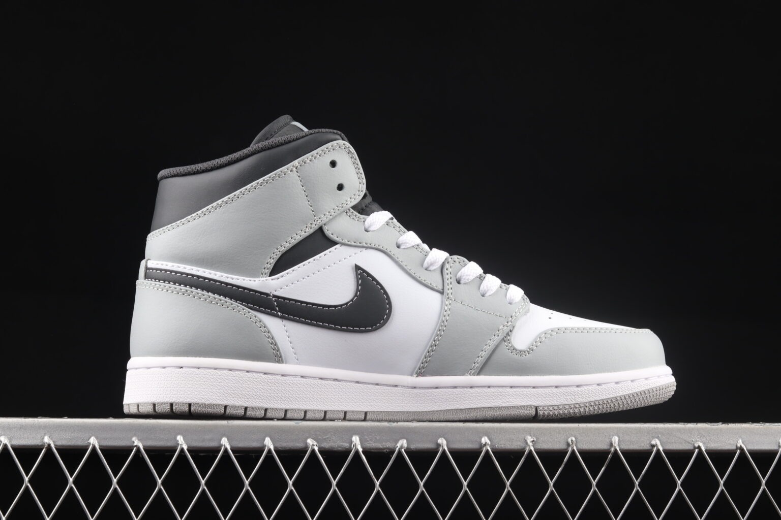 Air Jordan 1 Mid Smoke Grey